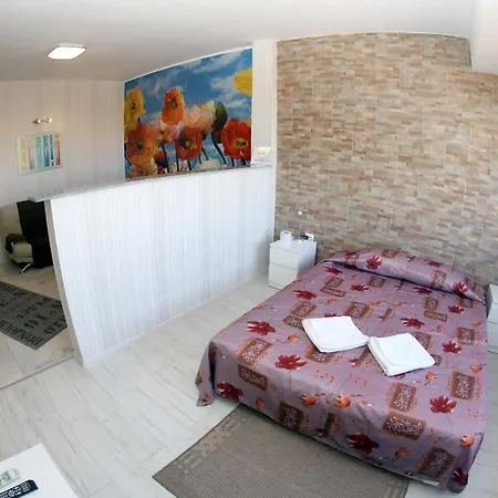 Colored House דירה